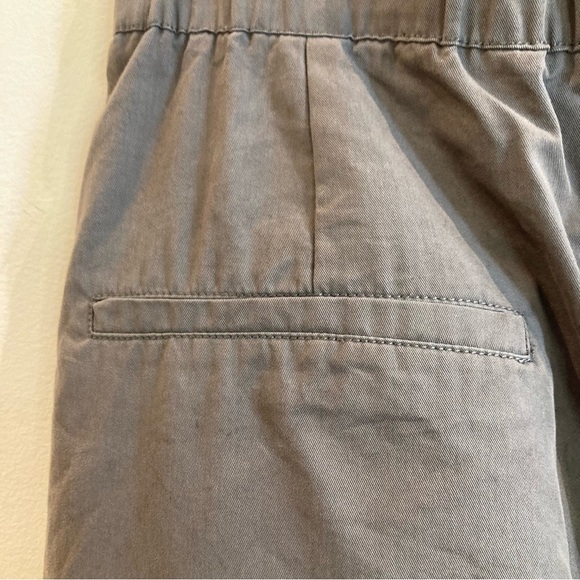 BASIC HOUSE Sz 26 Cargo Style Pants Buckle Closure Pockets Elastic Hemline Pants - Picture 10 of 16